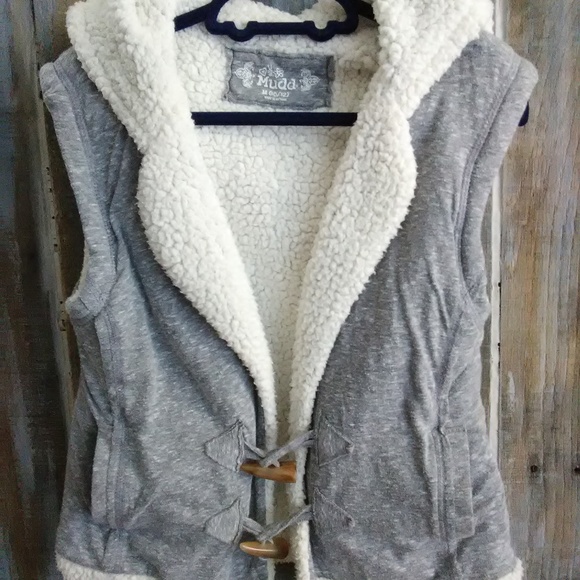 Mudd Vest 10/12 - Picture 2 of 3